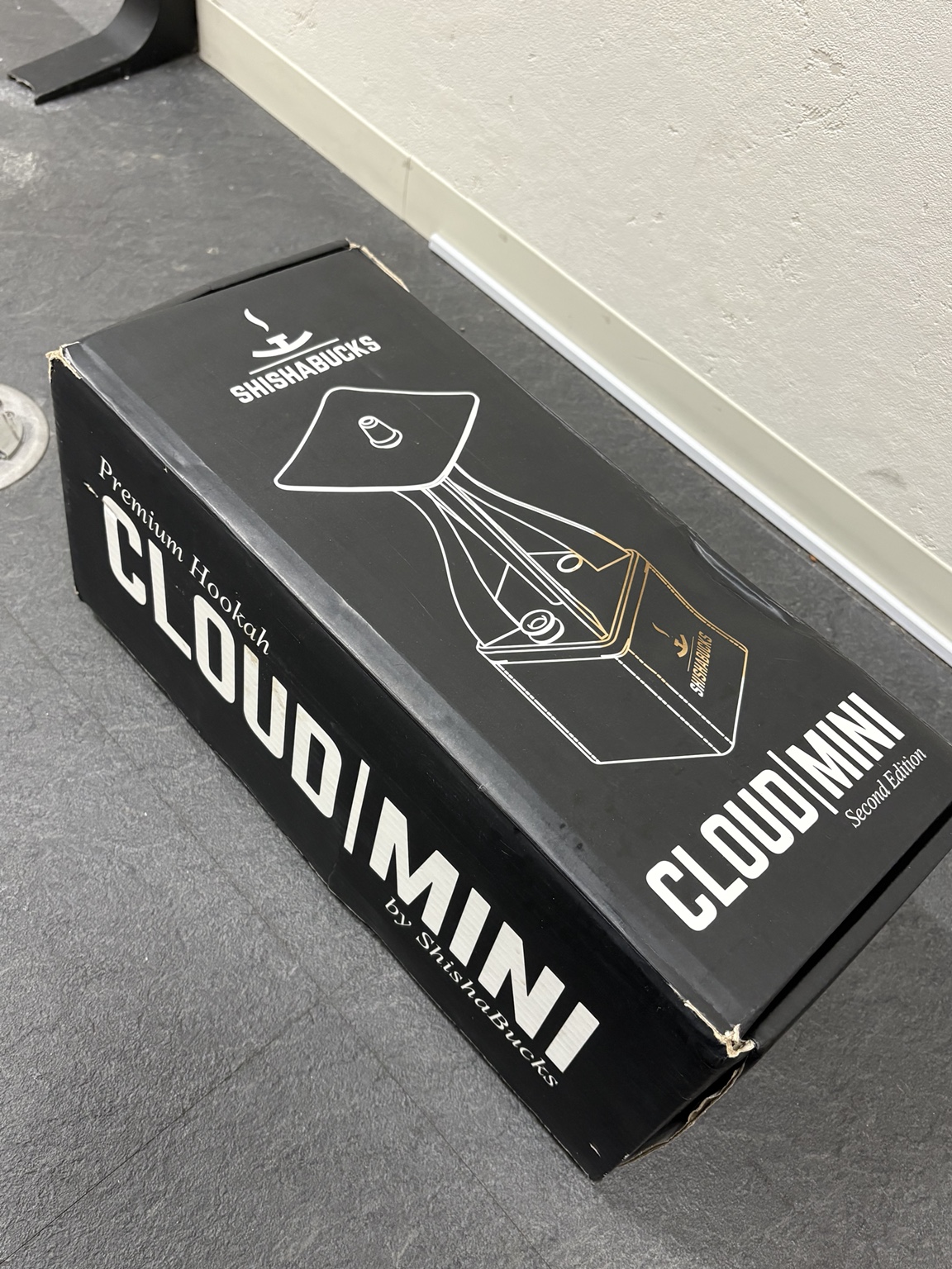 汚れと傷みがあるCloud Mini Second Editionの外箱全体